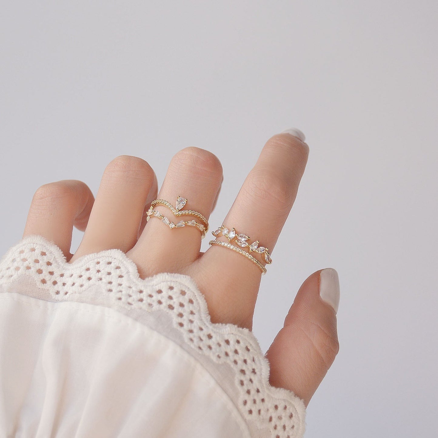 Adjustable Zirconia Ring in Gold